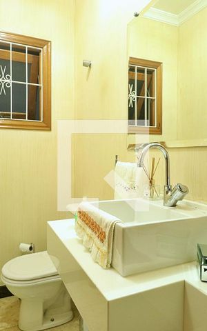 Casa à venda com 230m², 3 quartos e 3 vagasLavabo