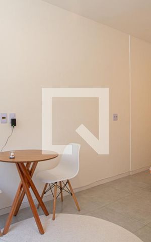 Studio para alugar com 35m², 1 quarto e sem vaga Studio para alugar com 35m², 1 quarto e sem vagaSala