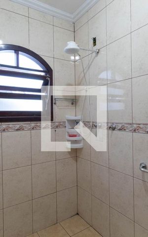 Casa à venda com 167m², 2 quartos e 5 vagas Casa à venda com 167m², 2 quartos e 5 vagasBanheiro 2