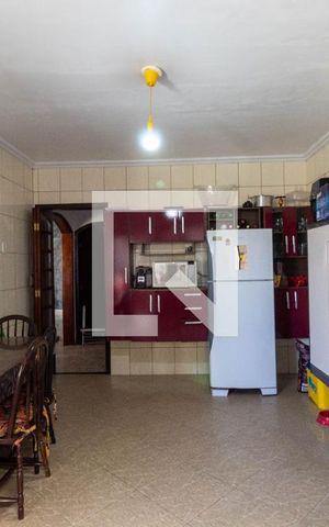 Casa à venda com 167m², 2 quartos e 5 vagas Casa à venda com 167m², 2 quartos e 5 vagasCozinha