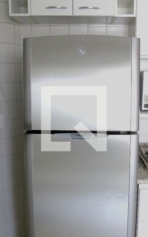 Apartamento para alugar com 59m², 2 quartos e 1 vagaCozinha - Geladeira