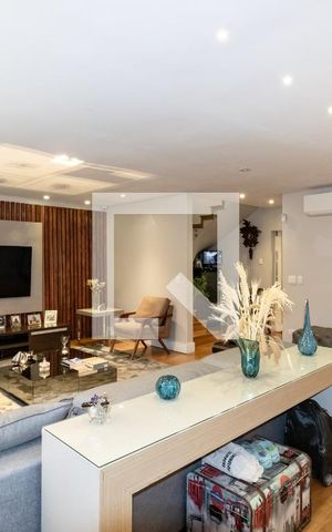 Casa à venda com 400m², 3 quartos e 2 vagas Casa à venda com 400m², 3 quartos e 2 vagasSala
