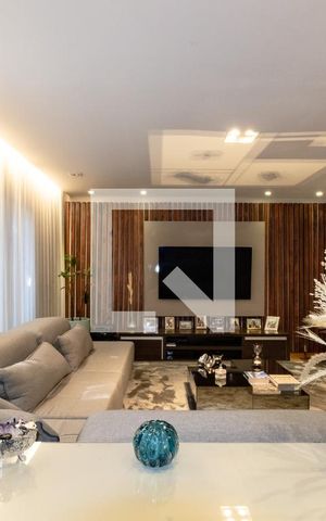 Casa à venda com 400m², 3 quartos e 2 vagas Casa à venda com 400m², 3 quartos e 2 vagasSala