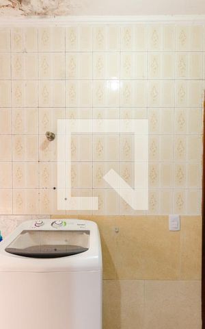 Casa à venda com 150m², 4 quartos e 2 vagas Casa à venda com 150m², 4 quartos e 2 vagasÁrea de Serviço