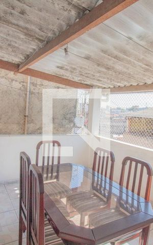 Casa à venda com 500m², 3 quartos e 1 vaga Casa à venda com 500m², 3 quartos e 1 vagaVaranda