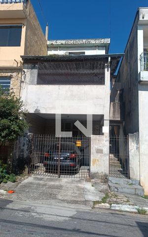 Casa à venda com 500m², 3 quartos e 1 vaga Casa à venda com 500m², 3 quartos e 1 vagaFachada