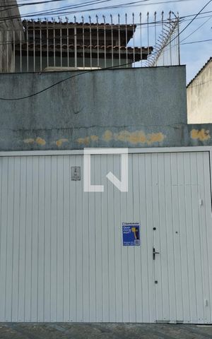 Casa para alugar com 160m², 5 quartos e 2 vagas Casa para alugar com 160m², 5 quartos e 2 vagasFachada