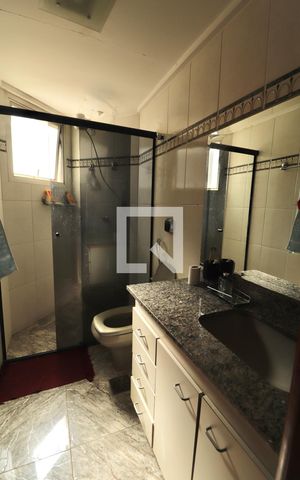 Apartamento para alugar com 290m², 4 quartos e 2 vagas Apartamento para alugar com 290m², 4 quartos e 2 vagasBanheiro 1