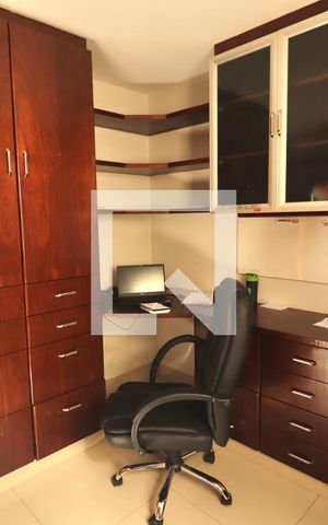 Apartamento para alugar com 290m², 4 quartos e 2 vagas Apartamento para alugar com 290m², 4 quartos e 2 vagasQuarto 4 (escritório)