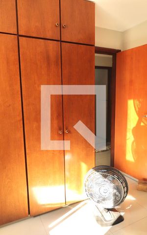 Apartamento para alugar com 290m², 4 quartos e 2 vagas Apartamento para alugar com 290m², 4 quartos e 2 vagasQuarto 4 (escritório)