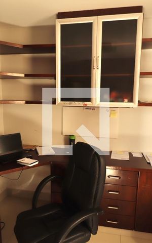 Apartamento para alugar com 290m², 4 quartos e 2 vagas Apartamento para alugar com 290m², 4 quartos e 2 vagasQuarto 4 (escritório)