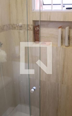 Casa à venda com 129m², 2 quartos e 2 vagasBanheiro da Suíte