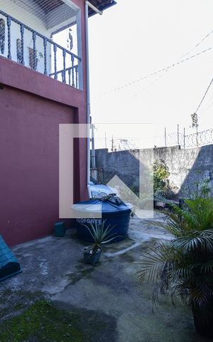Casa à venda com 160m², 4 quartos e 3 vagas Casa à venda com 160m², 4 quartos e 3 vagasQuintal