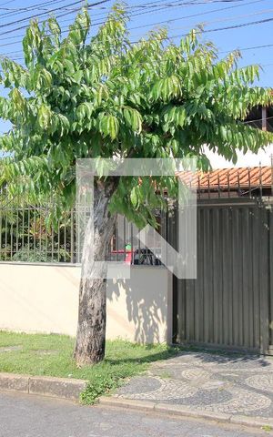Casa à venda com 400m², 3 quartos e 3 vagasFachada