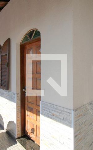 Casa à venda com 400m², 3 quartos e 3 vagasGaragem e fachada interna