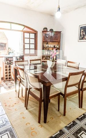 Casa para alugar com 279m², 3 quartos e 5 vagas Casa para alugar com 279m², 3 quartos e 5 vagasSala de Jantar