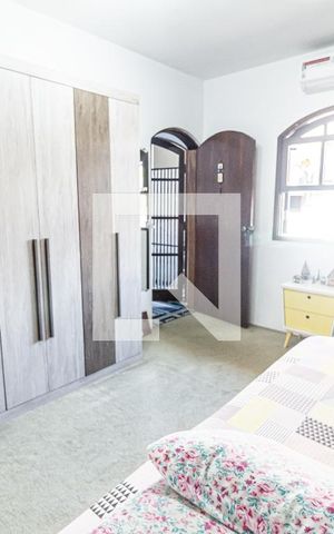 Casa para alugar com 279m², 3 quartos e 5 vagas Casa para alugar com 279m², 3 quartos e 5 vagasQuarto 1