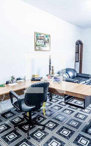 Casa para alugar com 279m², 3 quartos e 5 vagas Casa para alugar com 279m², 3 quartos e 5 vagasCorredor entre quartos