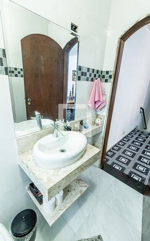 Casa para alugar com 279m², 3 quartos e 5 vagas Casa para alugar com 279m², 3 quartos e 5 vagasBanheiro 2