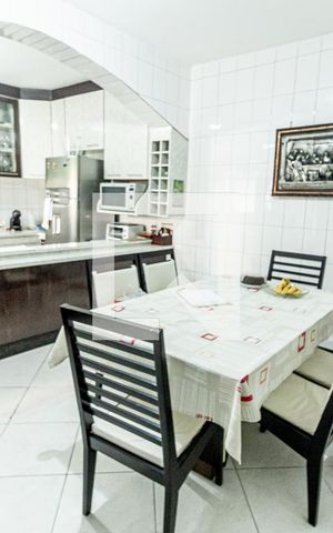 Casa para alugar com 279m², 3 quartos e 5 vagas Casa para alugar com 279m², 3 quartos e 5 vagasCozinha