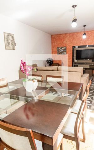 Casa para alugar com 279m², 3 quartos e 5 vagas Casa para alugar com 279m², 3 quartos e 5 vagasSala de Jantar