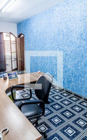 Casa para alugar com 279m², 3 quartos e 5 vagas Casa para alugar com 279m², 3 quartos e 5 vagasCorredor entre quartos
