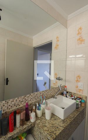 Apartamento à venda com 68m², 2 quartos e 1 vaga Apartamento à venda com 68m², 2 quartos e 1 vagaBanheiro