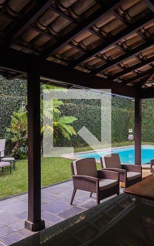 Casa à venda com 620m², 5 quartos e 5 vagasQuintal