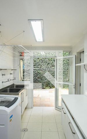 Casa à venda com 620m², 5 quartos e 5 vagasÁrea de Serviço