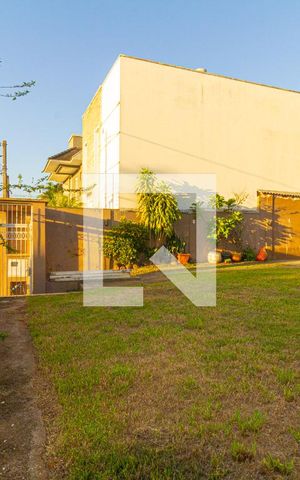 Casa à venda com 100m², 2 quartos e 4 vagas Casa à venda com 100m², 2 quartos e 4 vagasÁrea externa