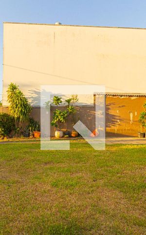 Casa à venda com 100m², 2 quartos e 4 vagas Casa à venda com 100m², 2 quartos e 4 vagasÁrea externa