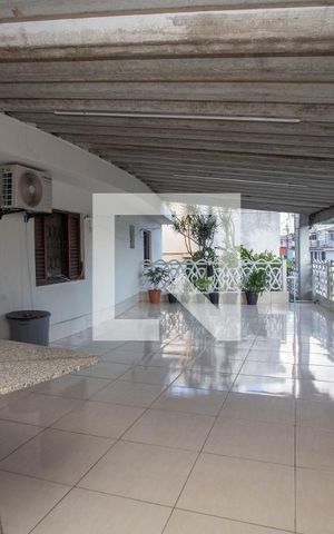 Casa à venda com 178m², 3 quartos e 2 vagas Casa à venda com 178m², 3 quartos e 2 vagasVaranda / área de lazer