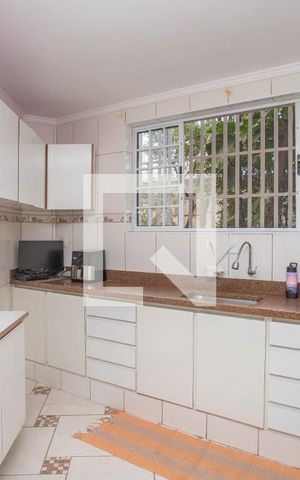 Casa à venda com 178m², 3 quartos e 2 vagas Casa à venda com 178m², 3 quartos e 2 vagasCozinha
