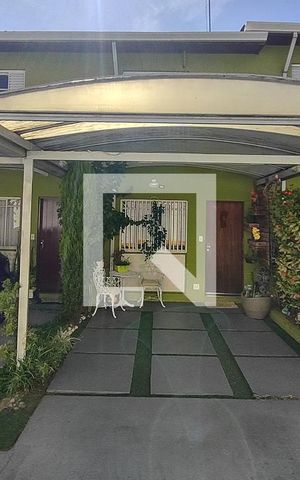 Casa de condomínio à venda com 80m², 2 quartos e 1 vaga Casa de condomínio à venda com 80m², 2 quartos e 1 vagaFachada