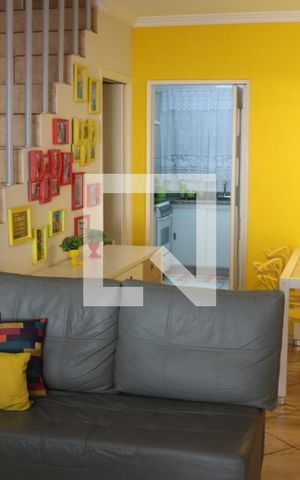 Casa de condomínio à venda com 80m², 2 quartos e 1 vagaSala