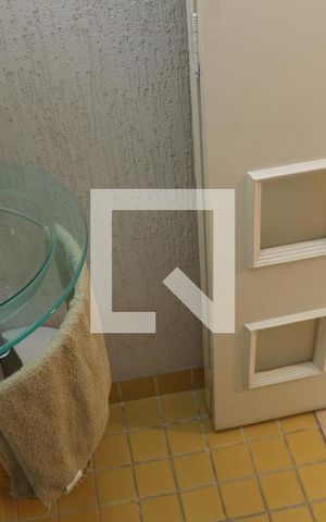 Casa de condomínio à venda com 80m², 2 quartos e 1 vagaLavabo