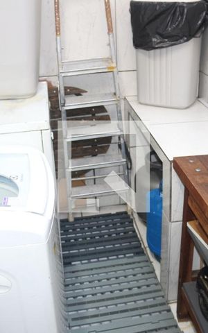 Casa de condomínio à venda com 80m², 2 quartos e 1 vagaÁrea de Serviço