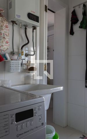 Apartamento à venda com 84m², 3 quartos e 2 vagas Apartamento à venda com 84m², 3 quartos e 2 vagasÁrea de Serviço