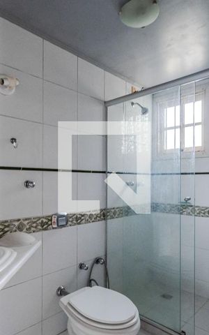 Casa de condomínio para alugar com 136m², 3 quartos e 1 vaga Casa de condomínio para alugar com 136m², 3 quartos e 1 vagaBanheiro 2