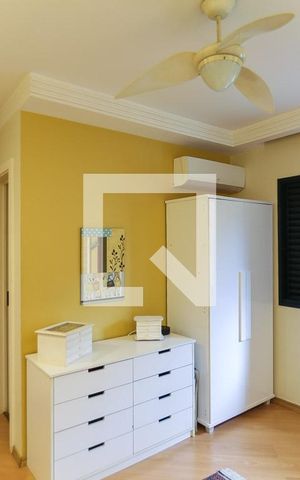 Apartamento à venda com 212m², 3 quartos e 3 vagas Apartamento à venda com 212m², 3 quartos e 3 vagasQuarto 3