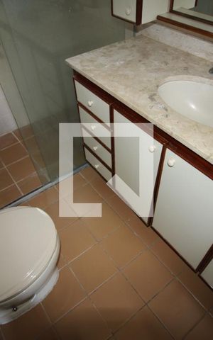 Apartamento à venda com 81m², 2 quartos e 1 vagaBanheiro suíte