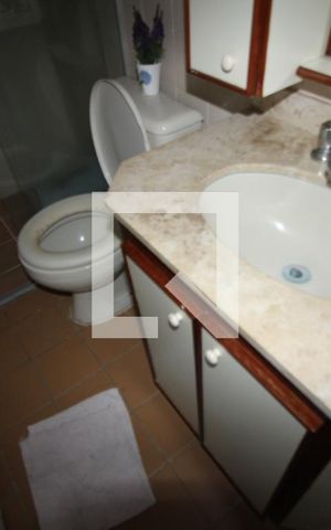 Apartamento à venda com 81m², 2 quartos e 1 vagaBanheiro Social