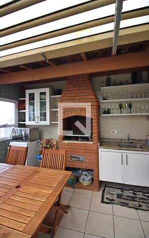 Apartamento à venda com 180m², 3 quartos e 2 vagasChurrasqueira