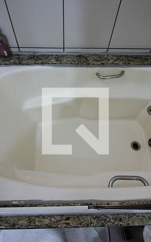 Apartamento à venda com 180m², 3 quartos e 2 vagasSuíte 1 Banheiro