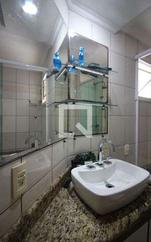 Apartamento à venda com 180m², 3 quartos e 2 vagasSuíte 1 Banheiro