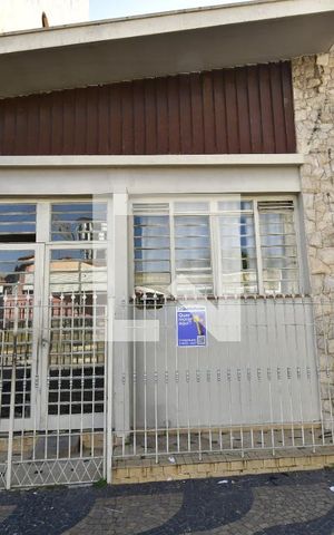 Casa à venda com 260m², 4 quartos e 1 vagaFachada