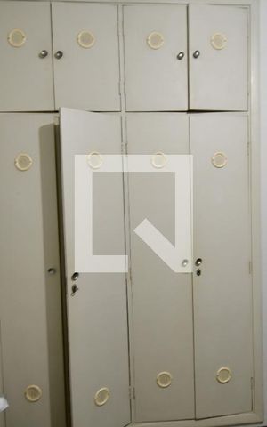 Casa à venda com 260m², 4 quartos e 1 vagaQuarto 3 - Armários