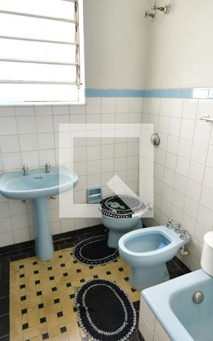 Casa à venda com 260m², 4 quartos e 1 vagaBanheiro 2
