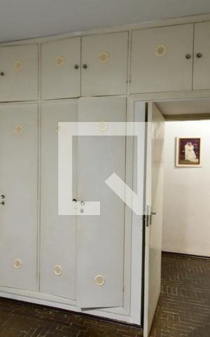 Casa à venda com 260m², 4 quartos e 1 vagaQuarto 1 - Armários
