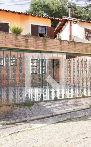 Casa à venda com 183m², 3 quartos e 3 vagasFachada